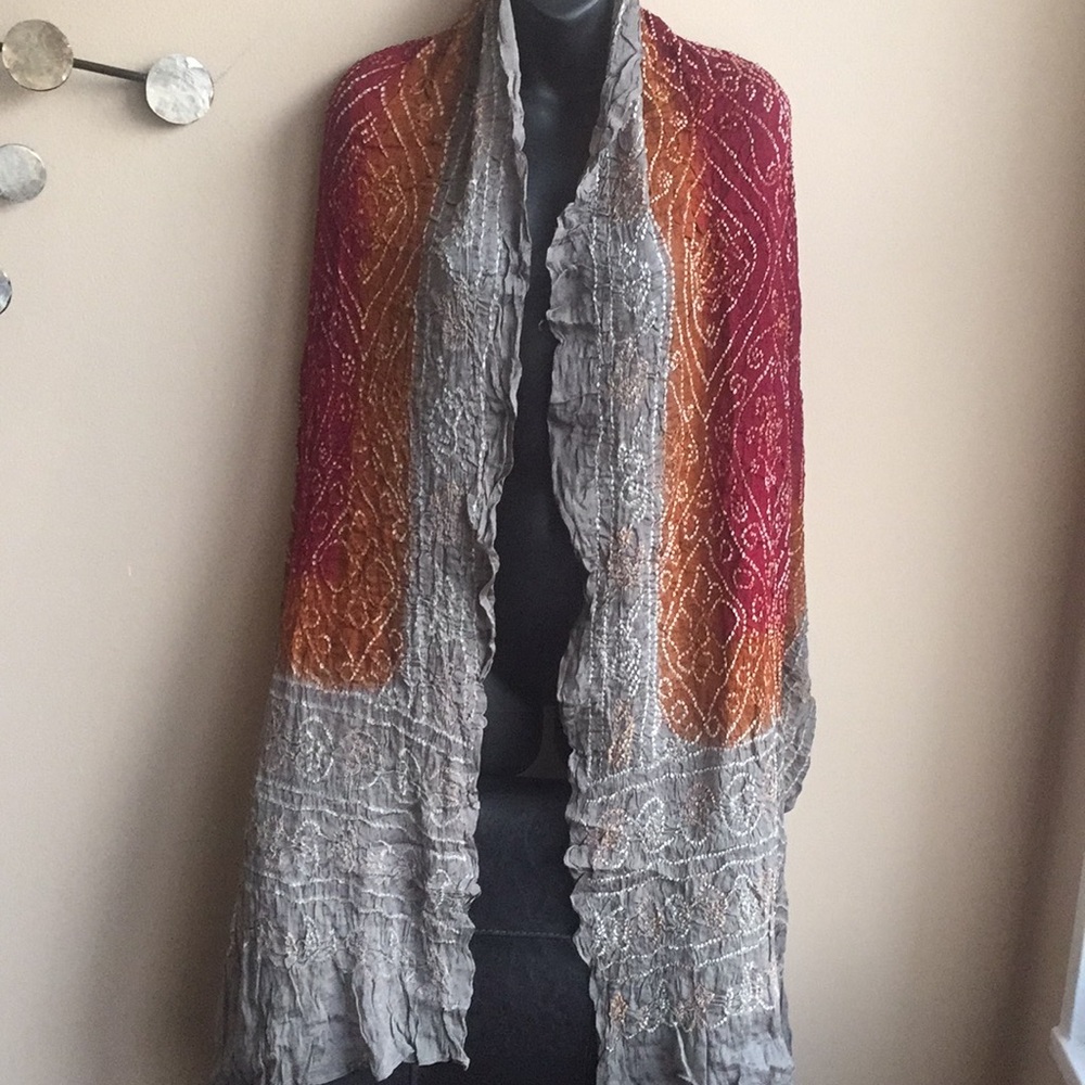 Beautiful crushed silk handcrafted scarf. - Picture 1 of 7
